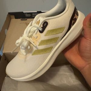 Adidas Run Falcon 7.5W